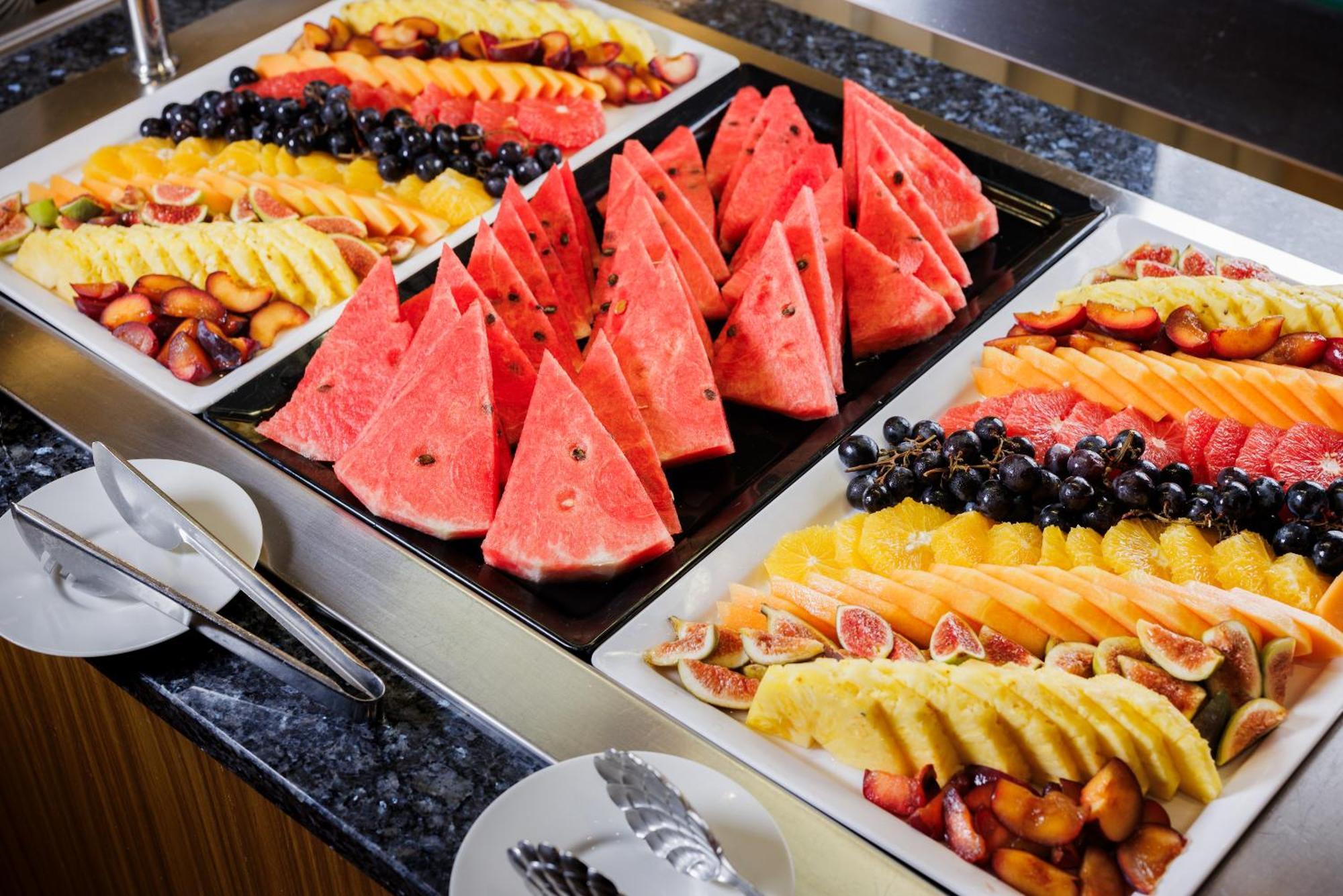 Hotel Slovenija - Terme & Wellness Lifeclass Portorož Exterior foto Fruit salad