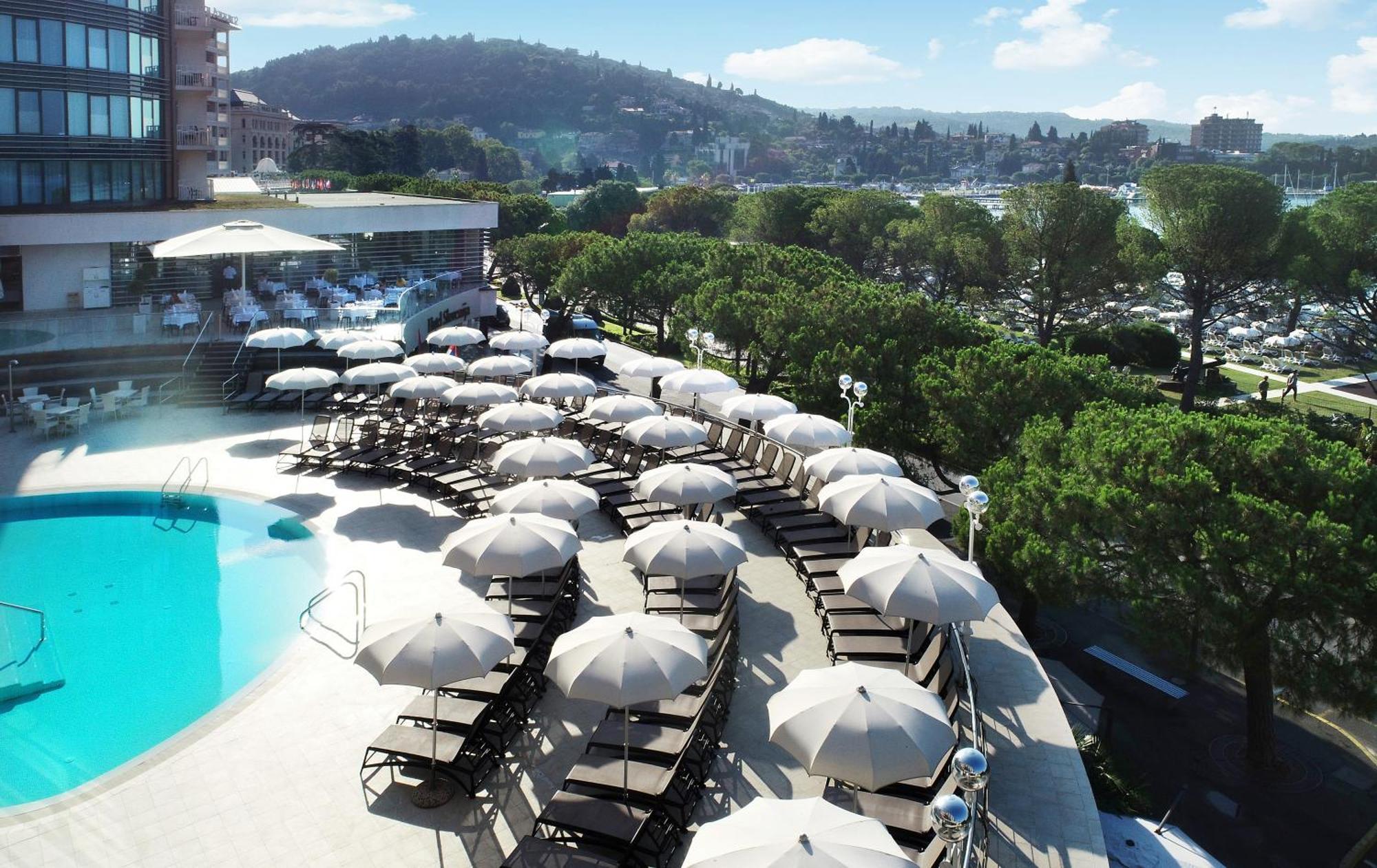 Hotel Slovenija - Terme & Wellness Lifeclass Portorož Exterior foto The pool at the Standard, Hollywood